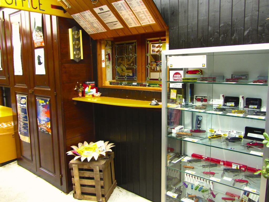Baracca Backpacker Hostel Aurigeno Εξωτερικό φωτογραφία